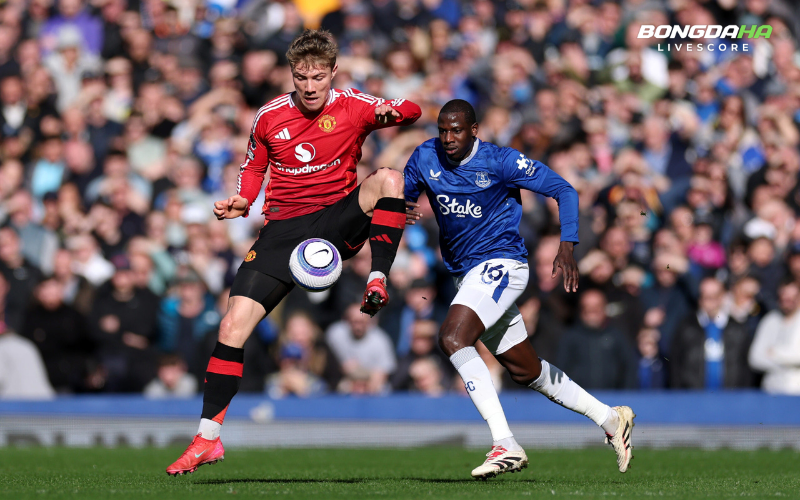 Everton là đội bóng tương đối khó chịu đối với các ông lớn