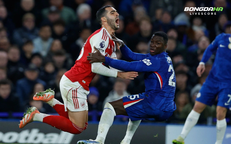 Arsenal không được phép thua lúc này nếu không muốn về nhì