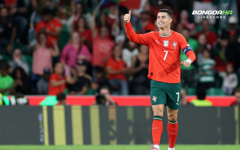 Ronaldo vẫn cứ là ngôi sao số 1 tại ĐTQG bất chấp mọi tranh cãi