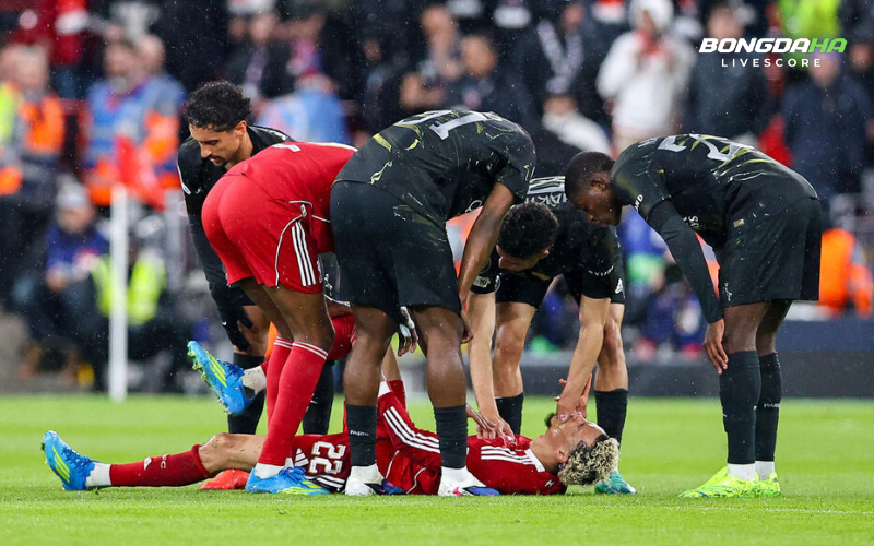Chấn thương đáng tiếc của Ekitike khiến CĐV Liverpool và tuyển Pháp lo lắng