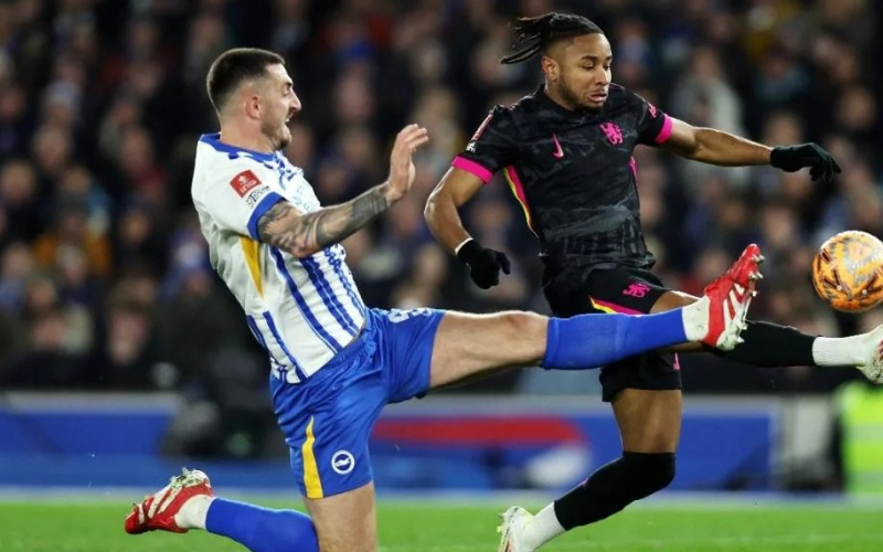 Chelsea sẽ phải bám đuổi Liverpool vì vị trí thứ 5