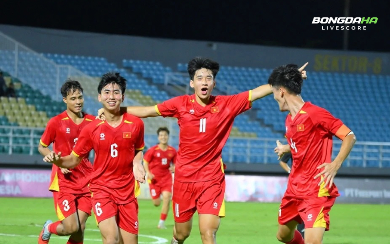 Các cầu thủ trẻ U17 Việt Nam thi đấu rất thăng hoa
