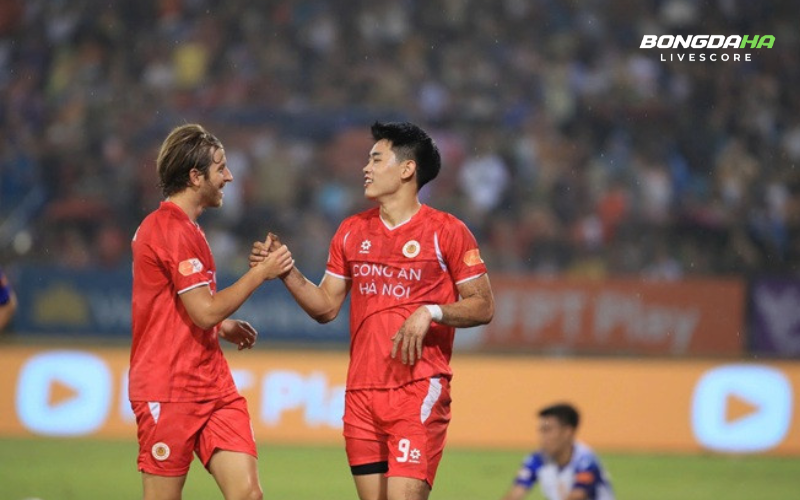 Đình Bắc có ngày thi đấu chói sáng