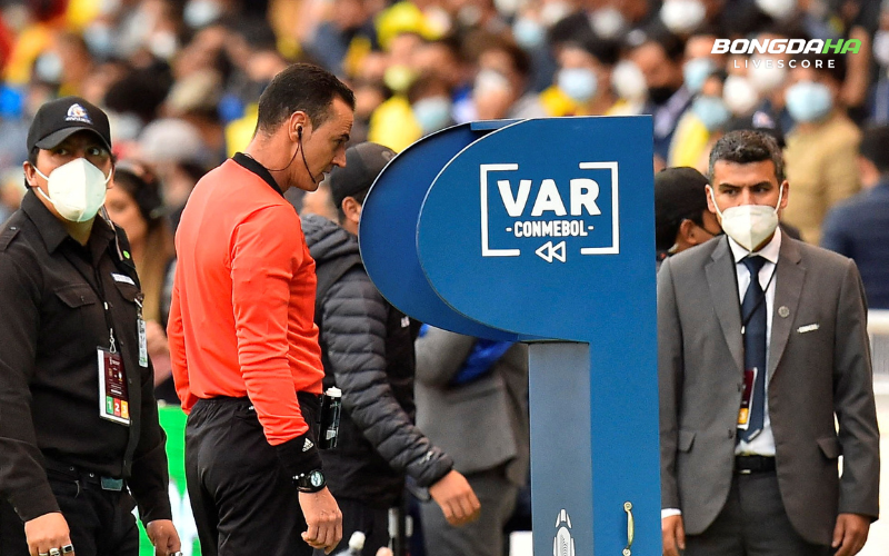 VAR sẽ khiến trận đấu công bằng và chính xác hơn
