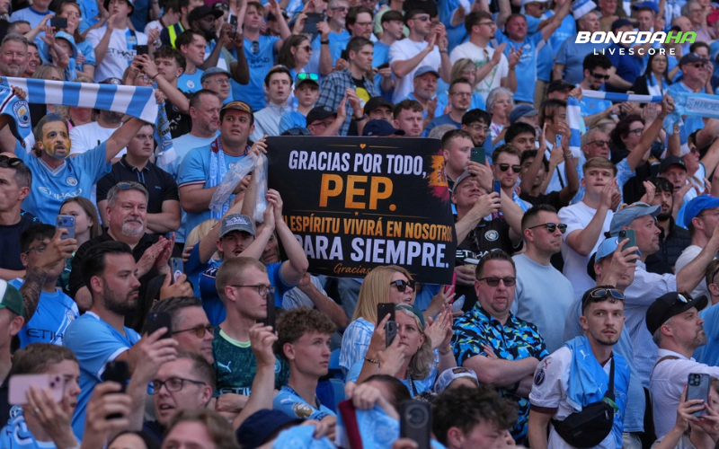 Pep được CĐV Man City hết sức yêu quý