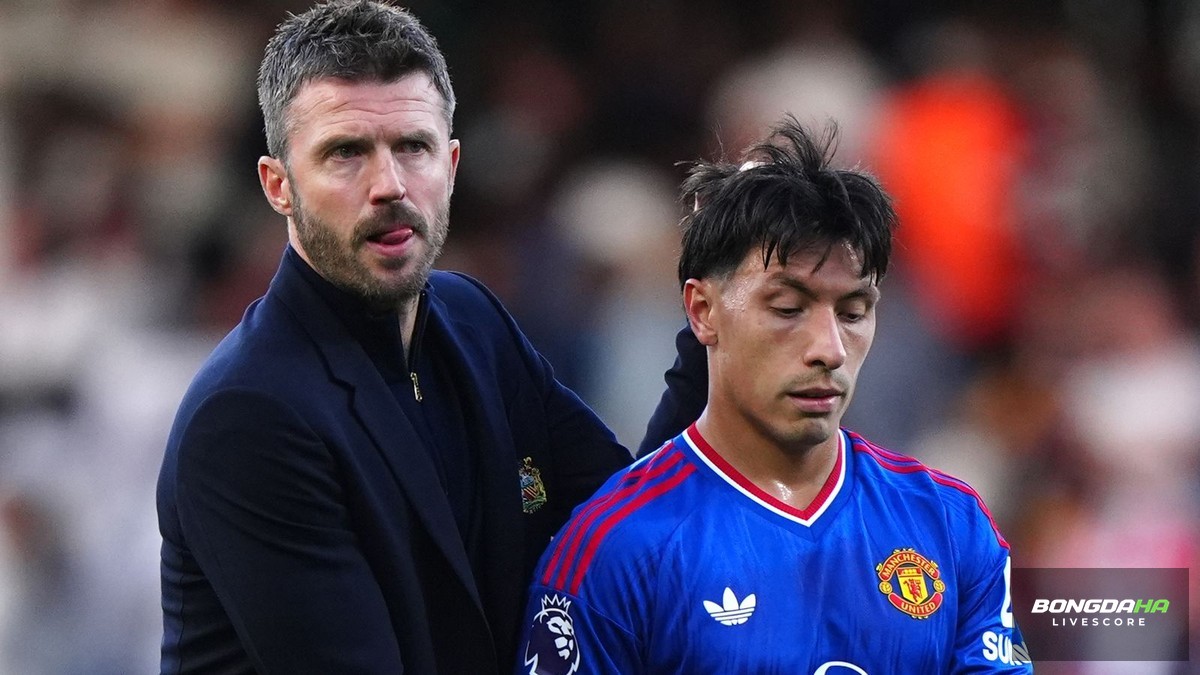 Gary Neville chỉ trích Man Utd thậm tệ, cảnh báo Michael Carrick ngừng bao che học trò